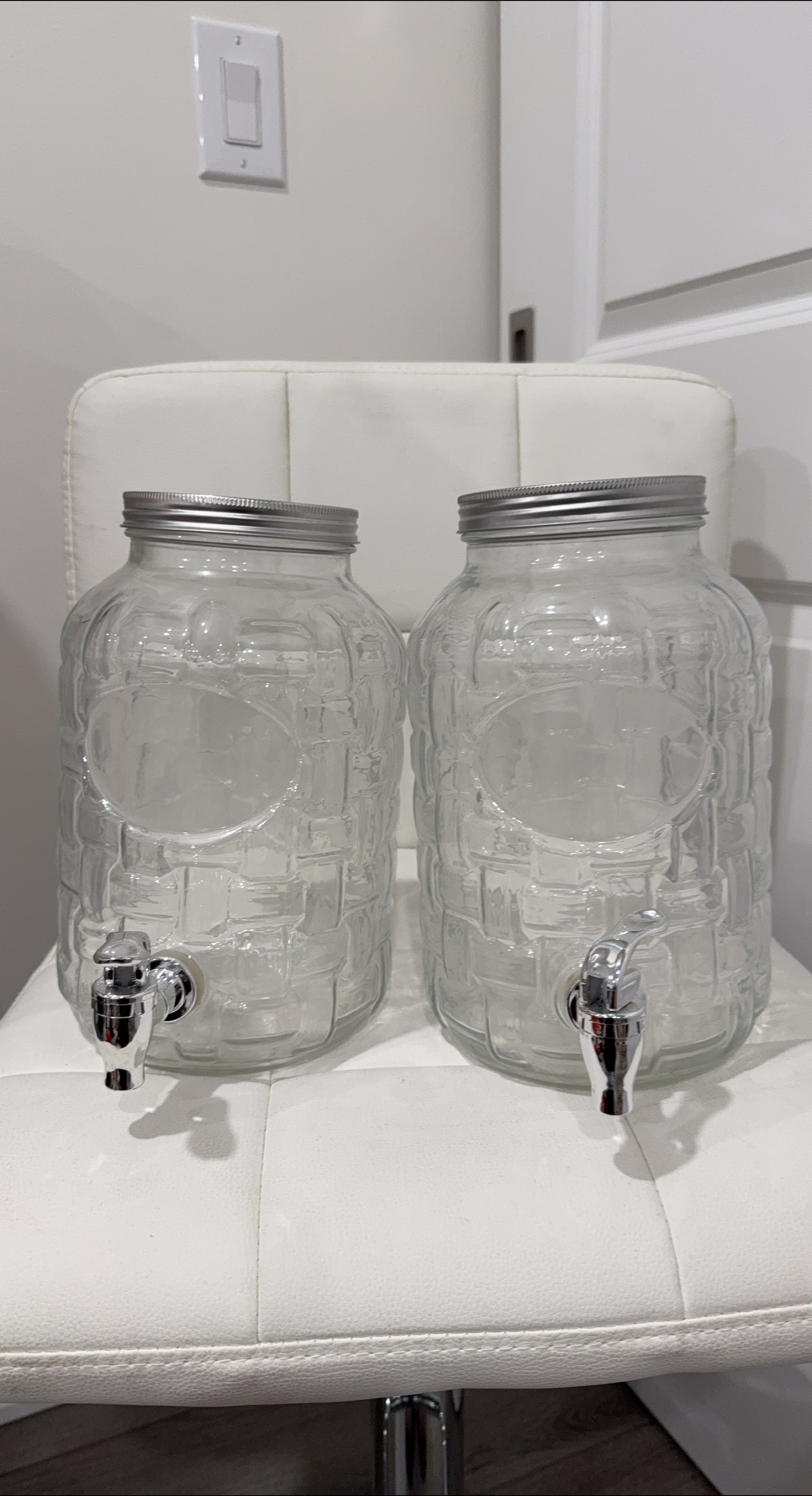 Glass Beverage Dispenser with Spigot thumbnail