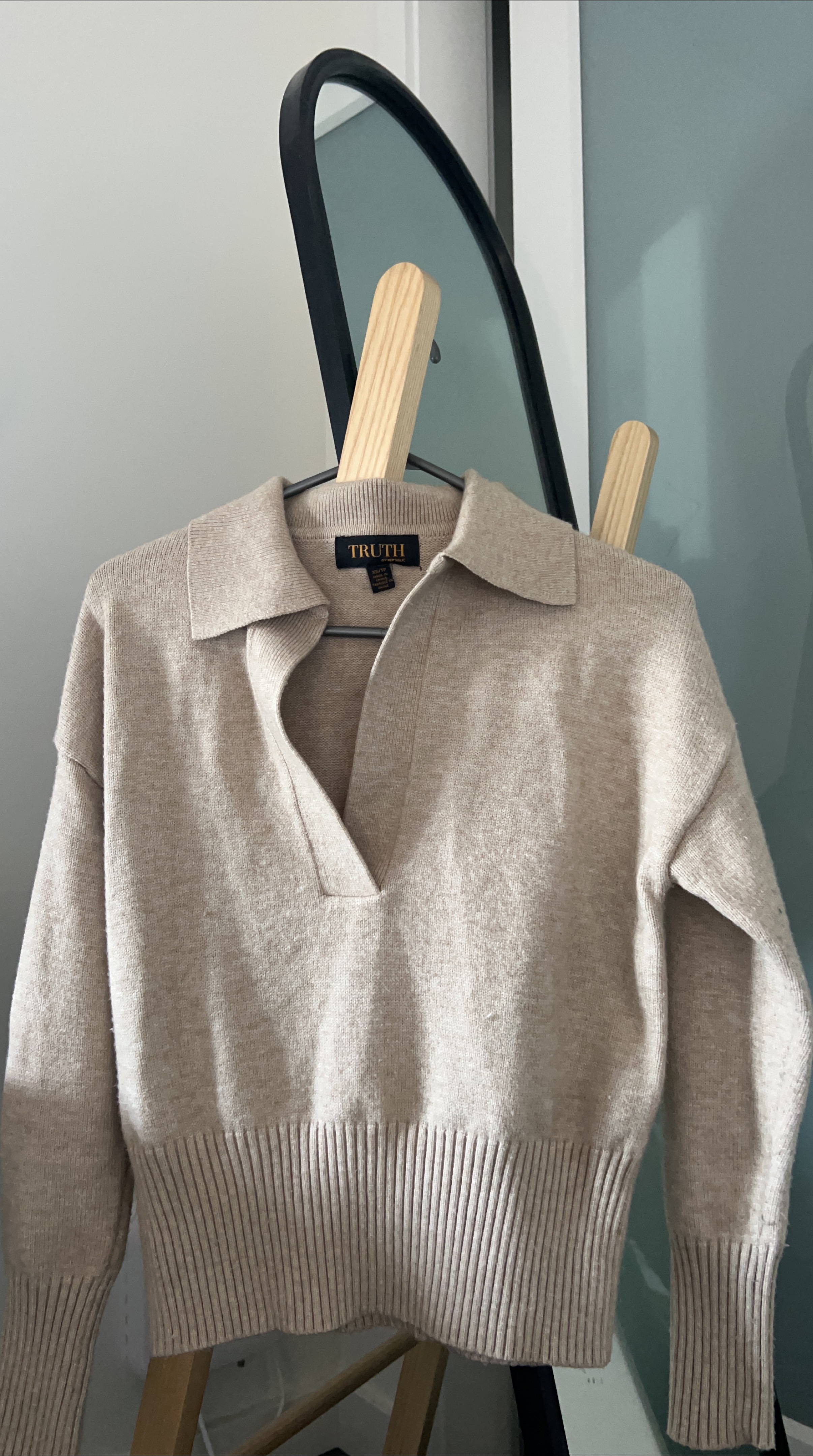 Truth by Republic XS Beige Sweater thumbnail