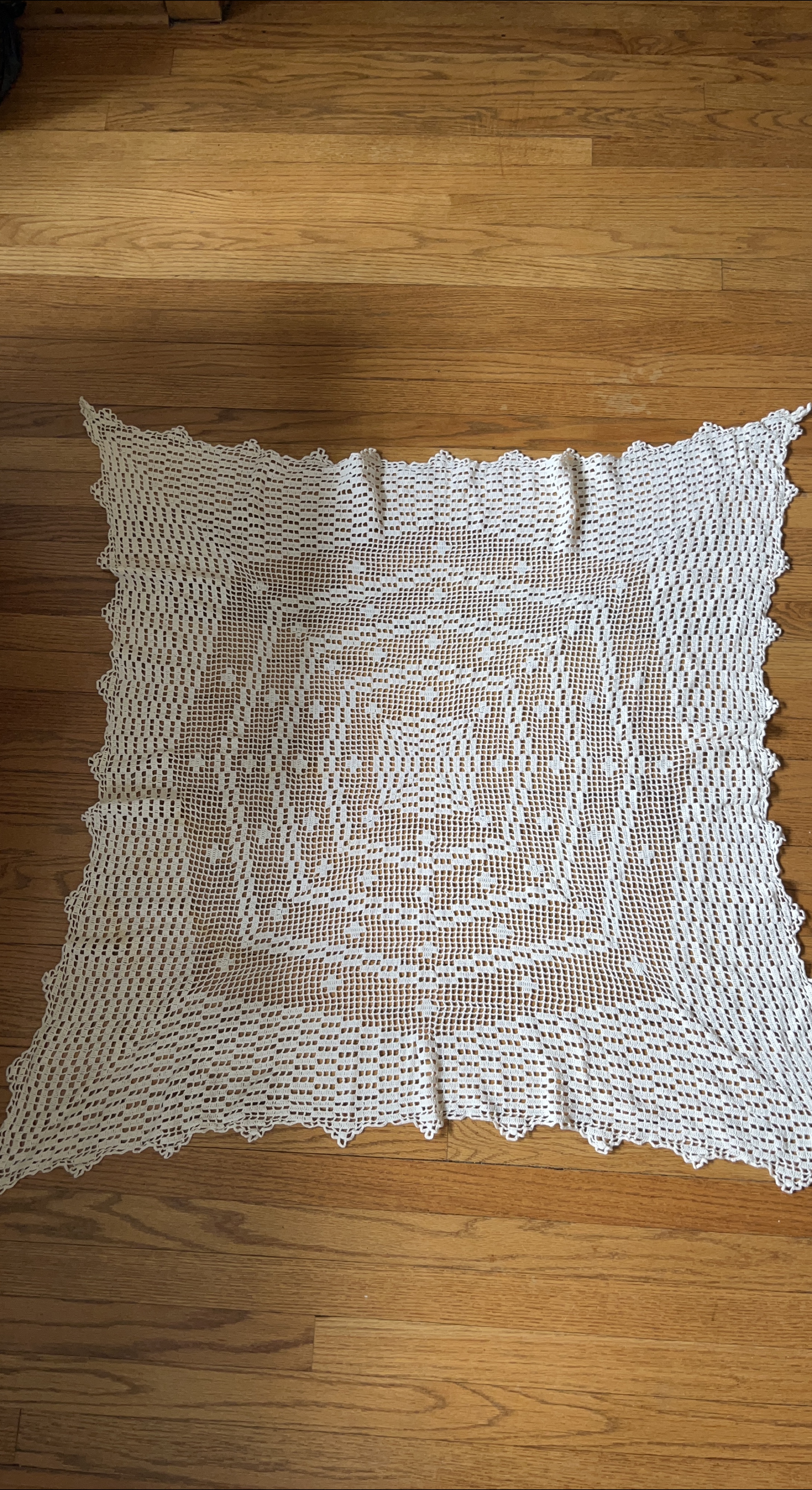 Crocheted White Tablecloth thumbnail