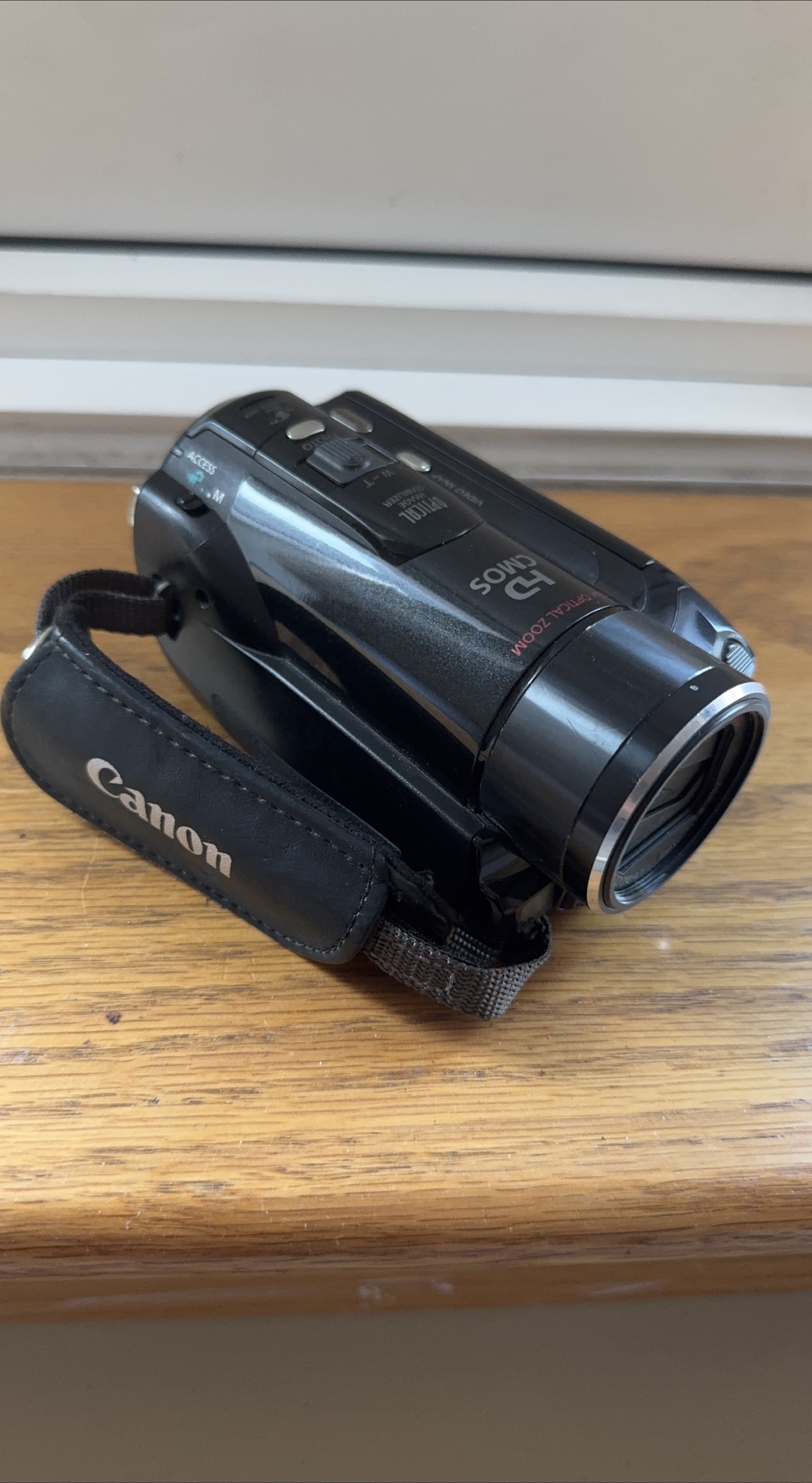 Canon HD CMOS Optical Zoom Camcorder thumbnail