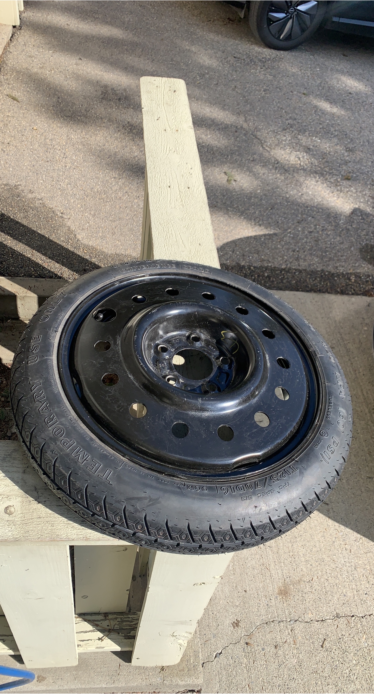 Temporary Use Spare Tire T125/70D16 image indicator(1)