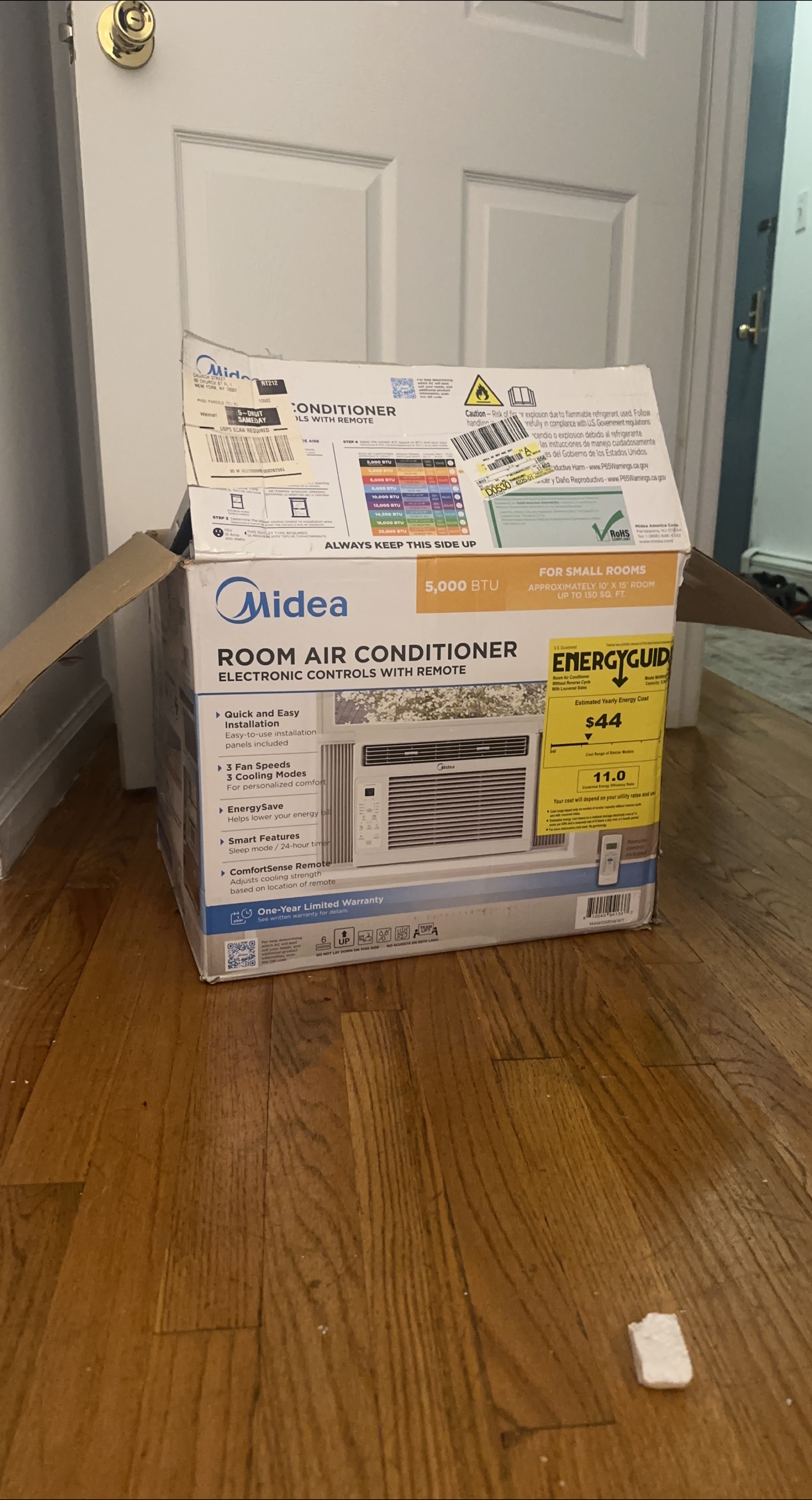 Midea 5,000 BTU Room Air Conditioner - Used with box and remote! thumbnail
