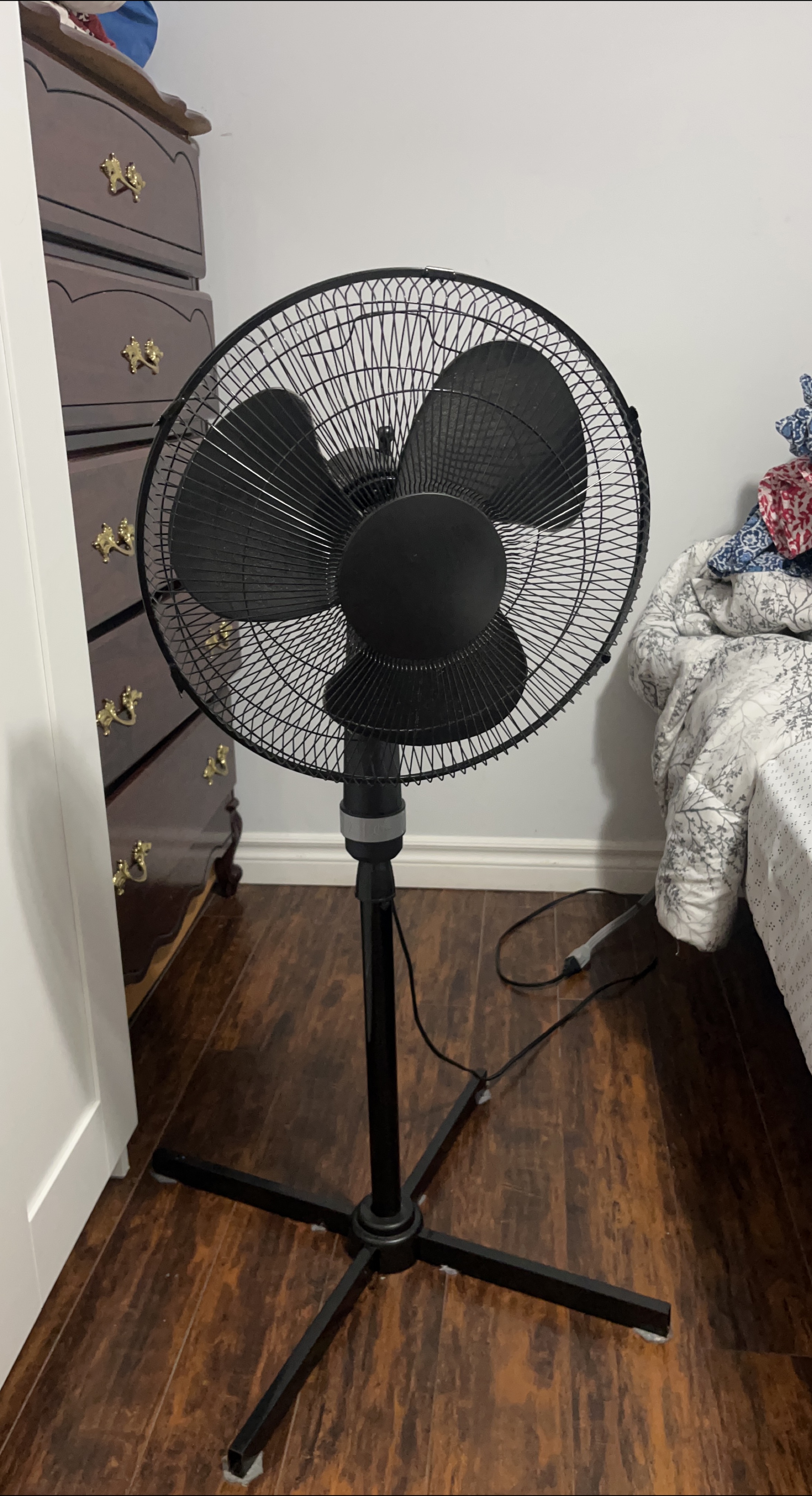 Black Stand Fan + 3Ft extention Chord thumbnail