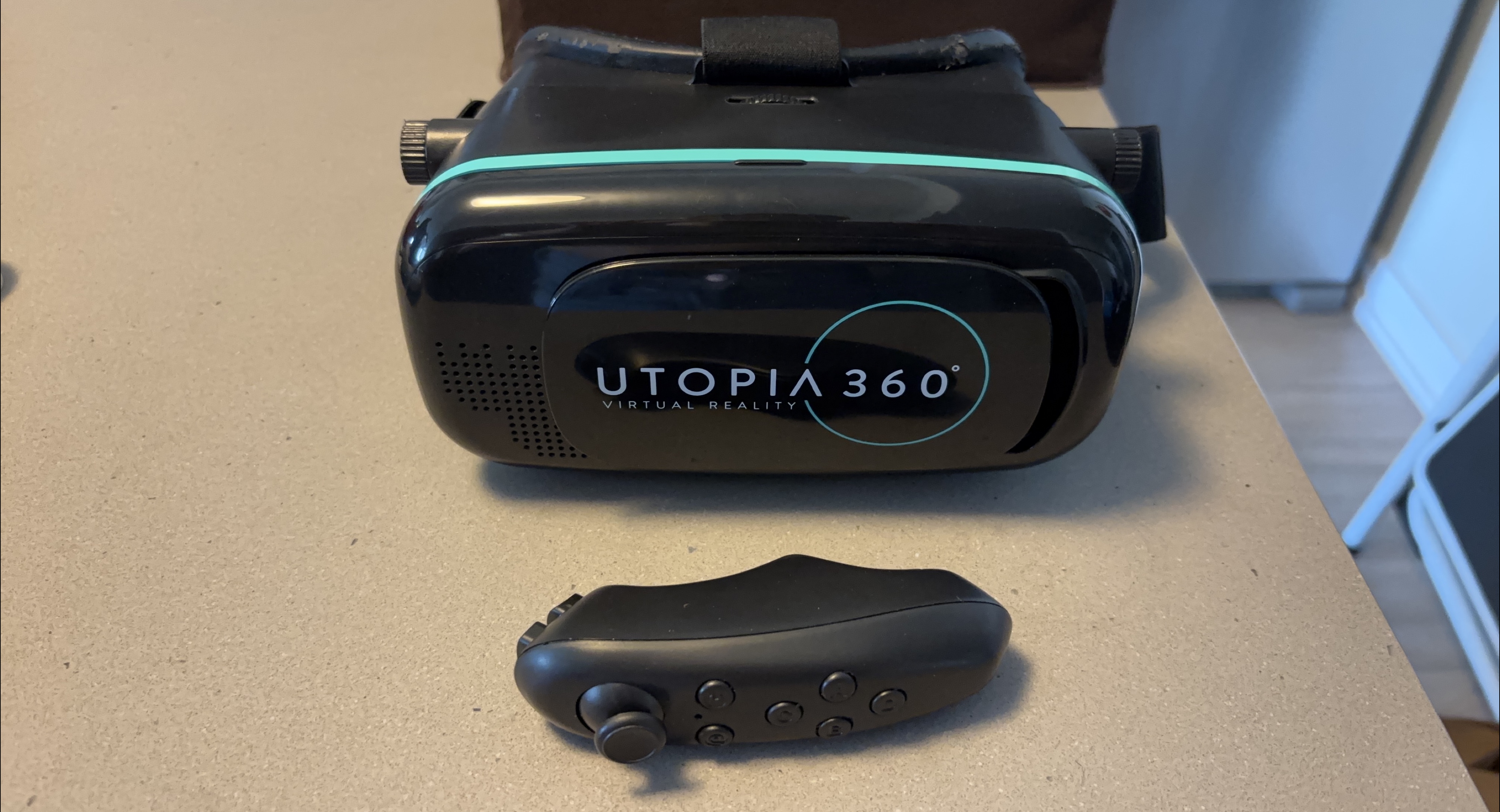 Utopia 360° Virtual Reality 3D Headset thumbnail