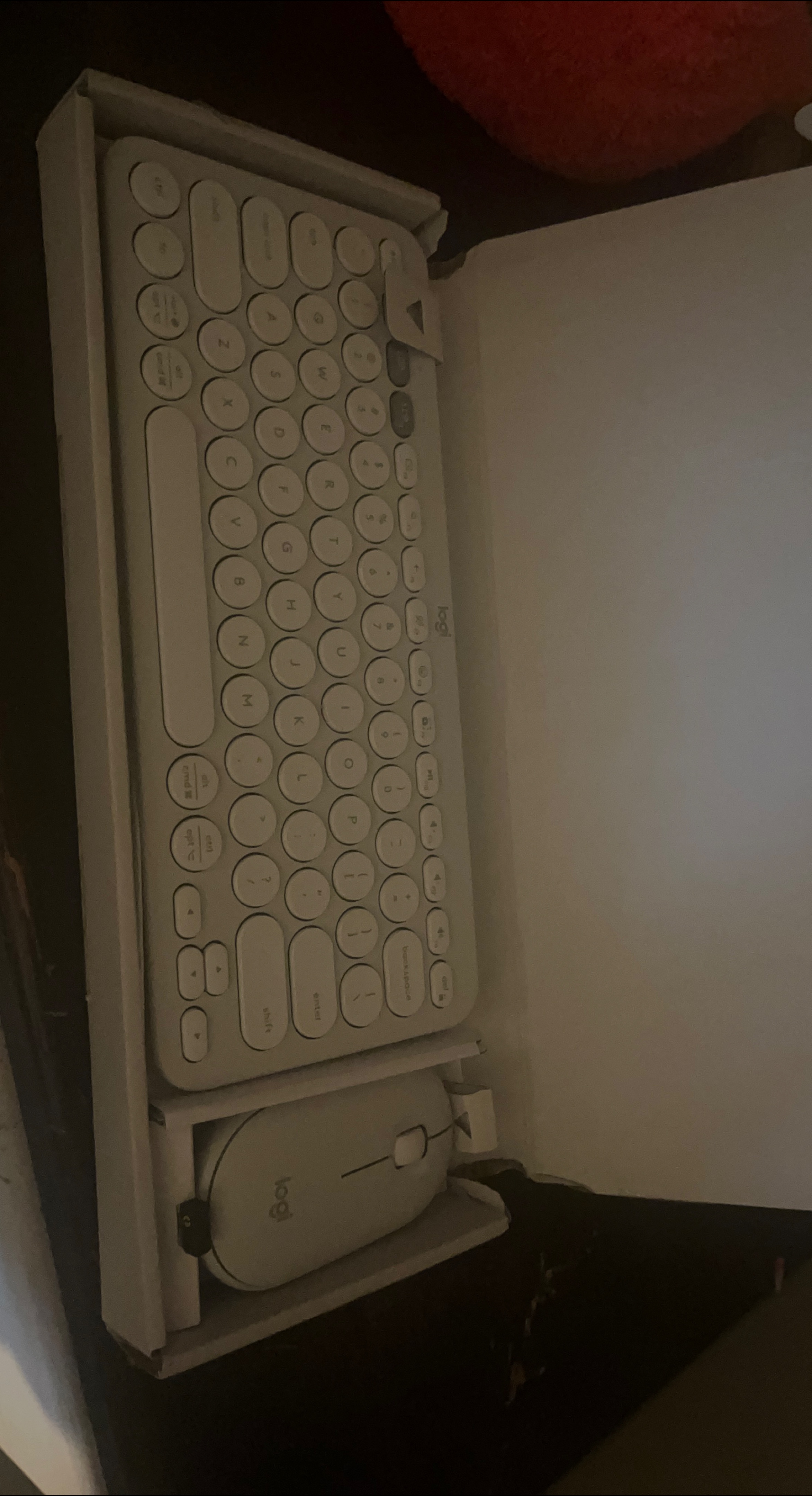 Logitech Keyboard and Mouse Combo - Like New! thumbnail
