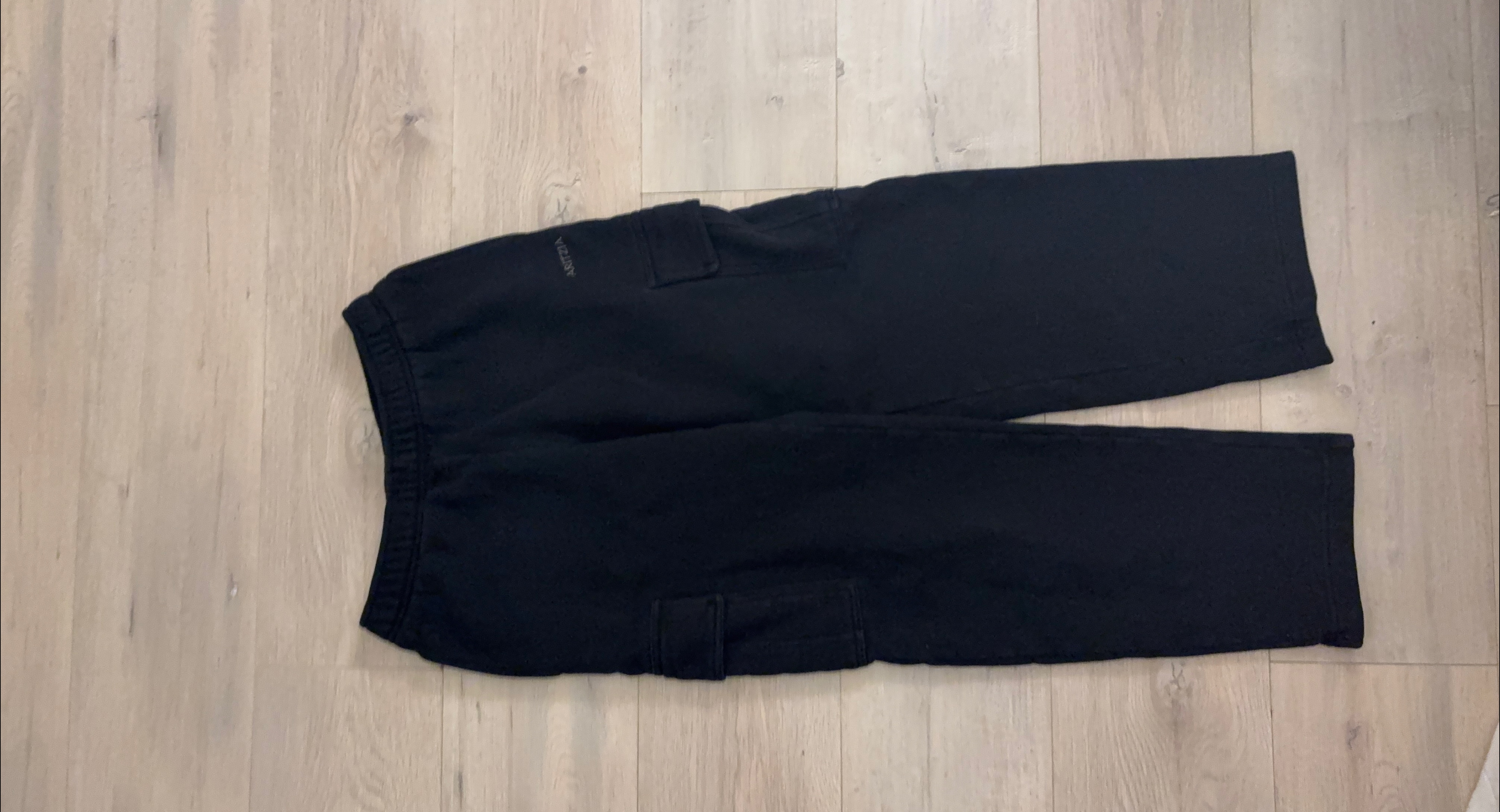 Aritzia Black Cargo Sweatpants thumbnail