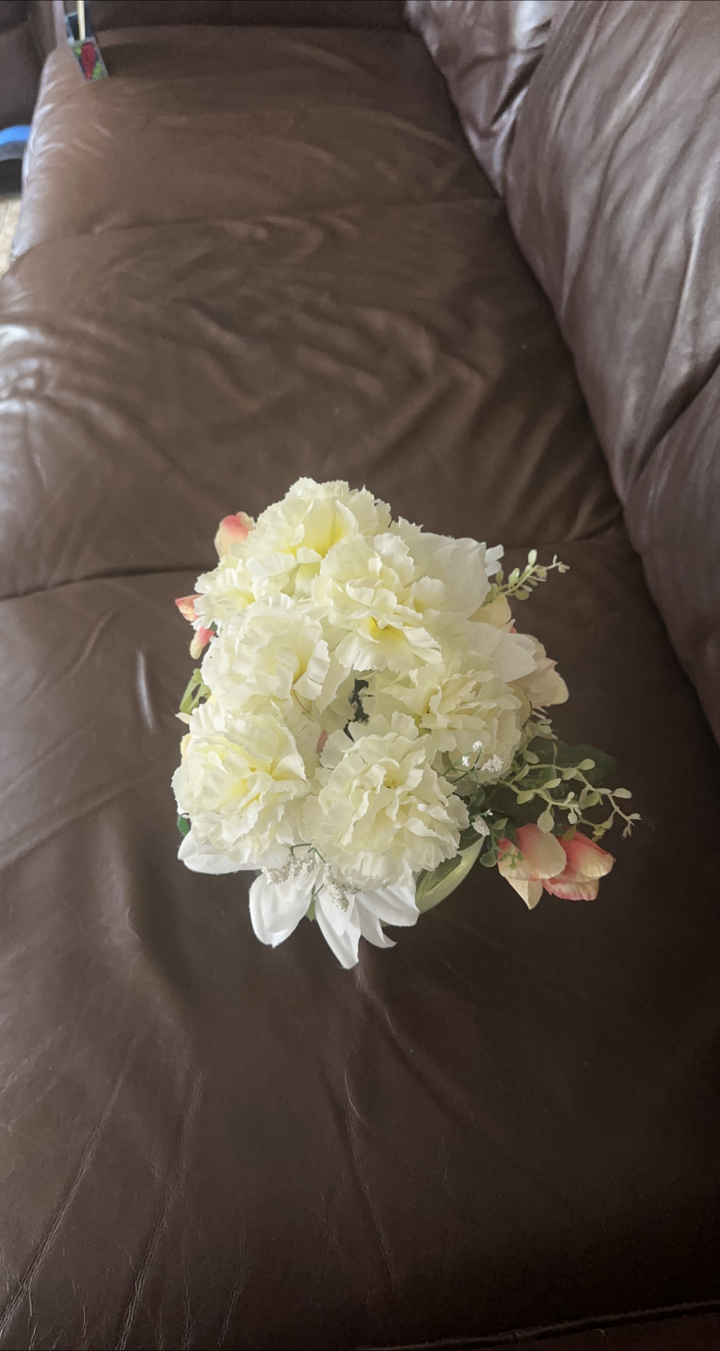 Artificial Flower Arrangement thumbnail