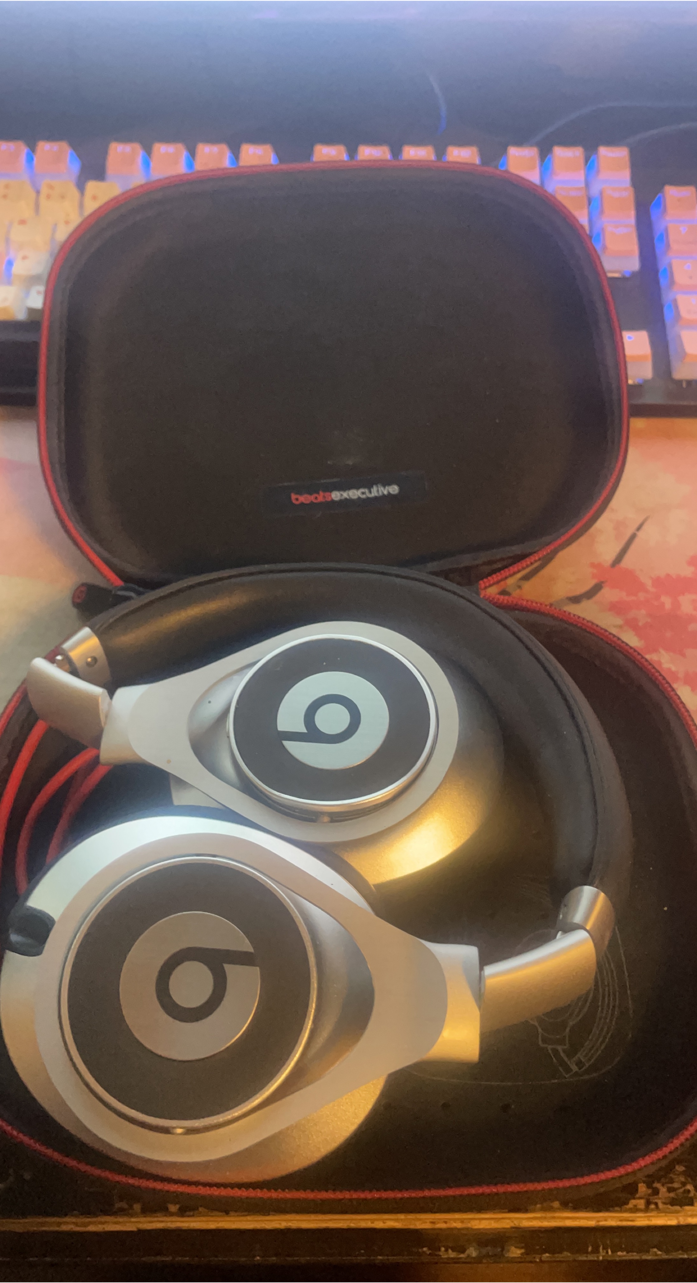 Beats Executive Headphones thumbnail