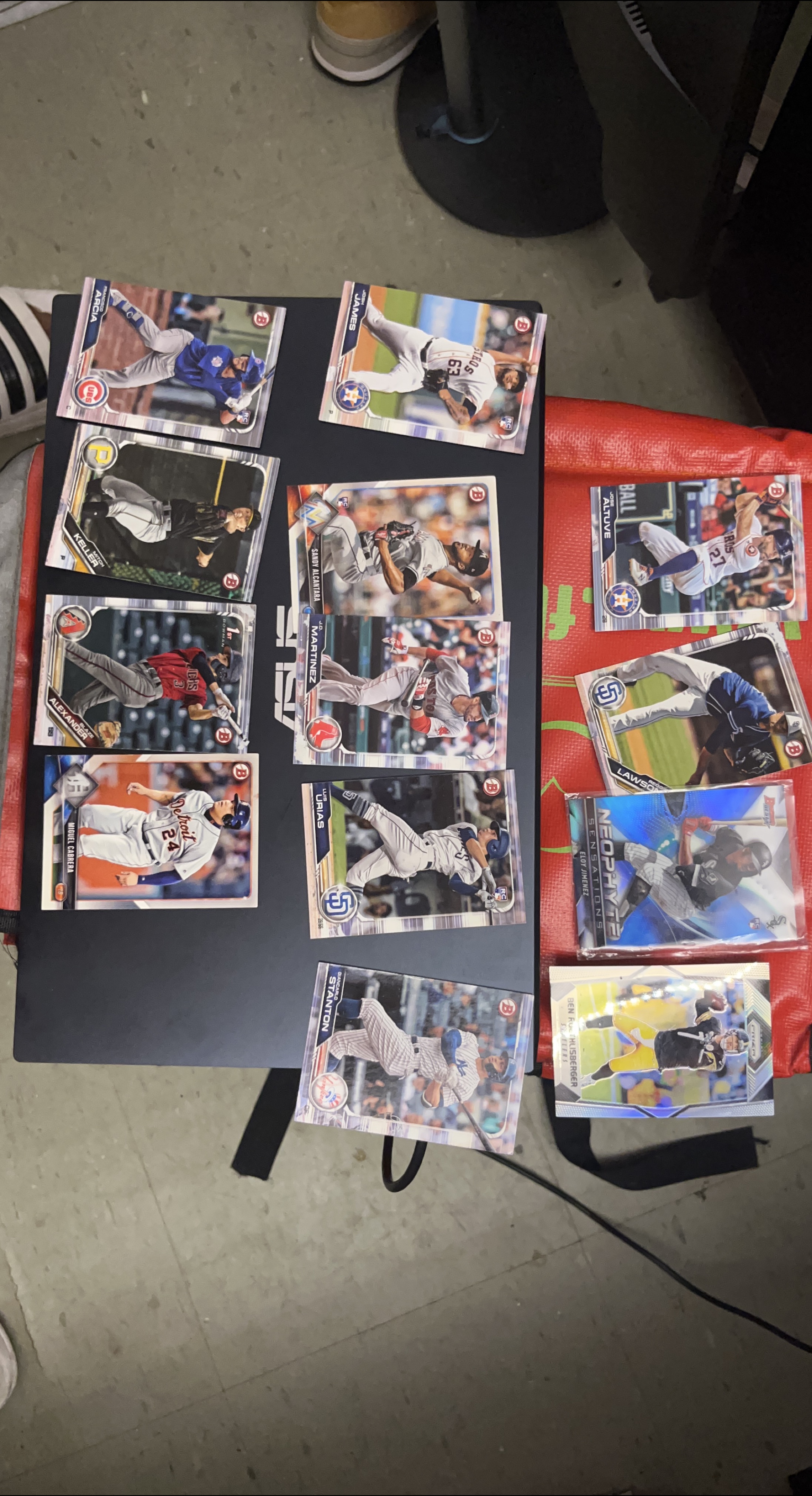 Baseball & Football Trading Cards thumbnail