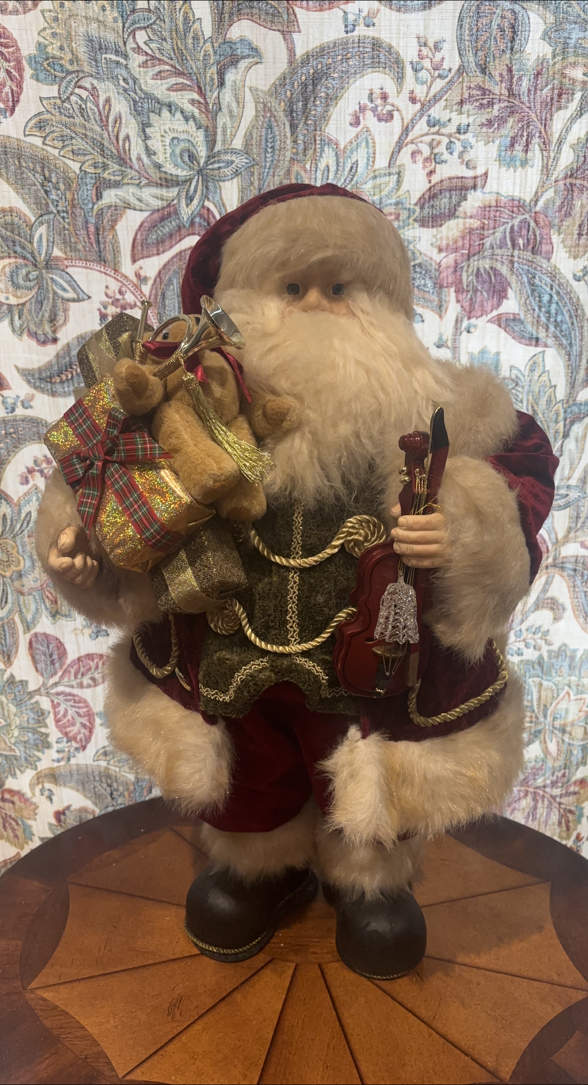 Signature Decorative Santa Claus Figurine thumbnail