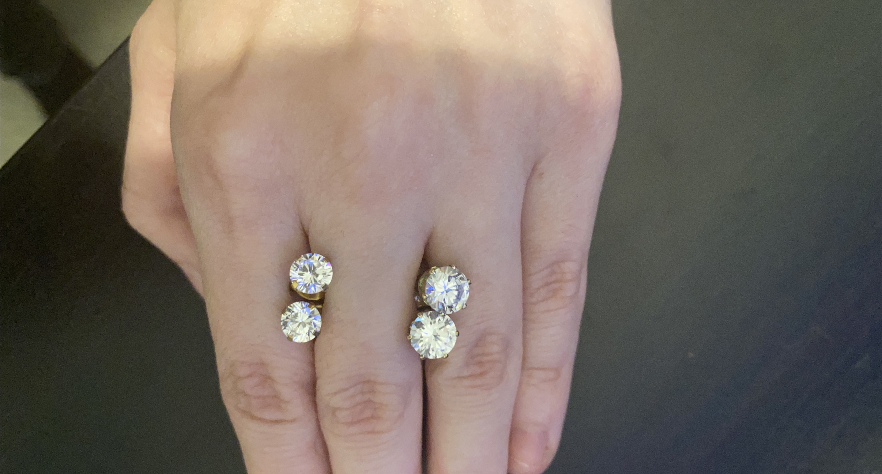 Earrings thumbnail