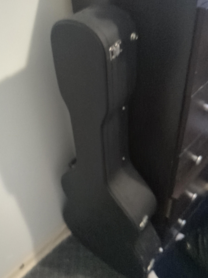 Guitar Hard Case thumbnail