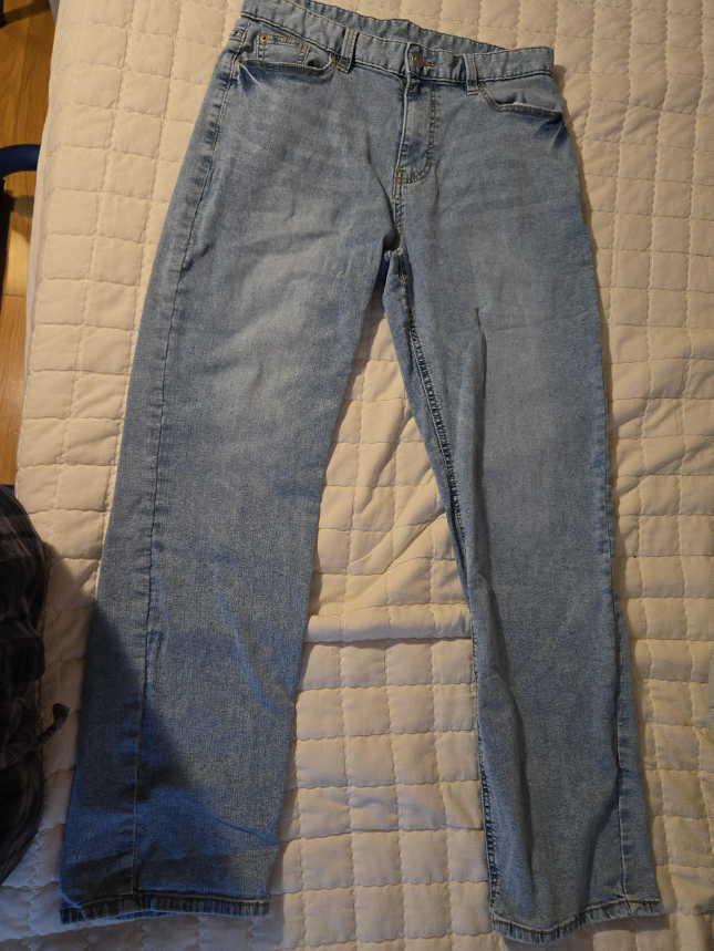 Light Wash Denim Jeans thumbnail