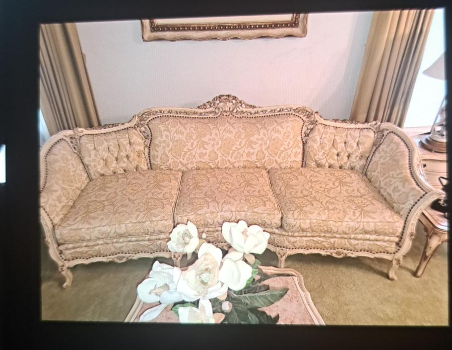 Vintage Floral Sofa thumbnail