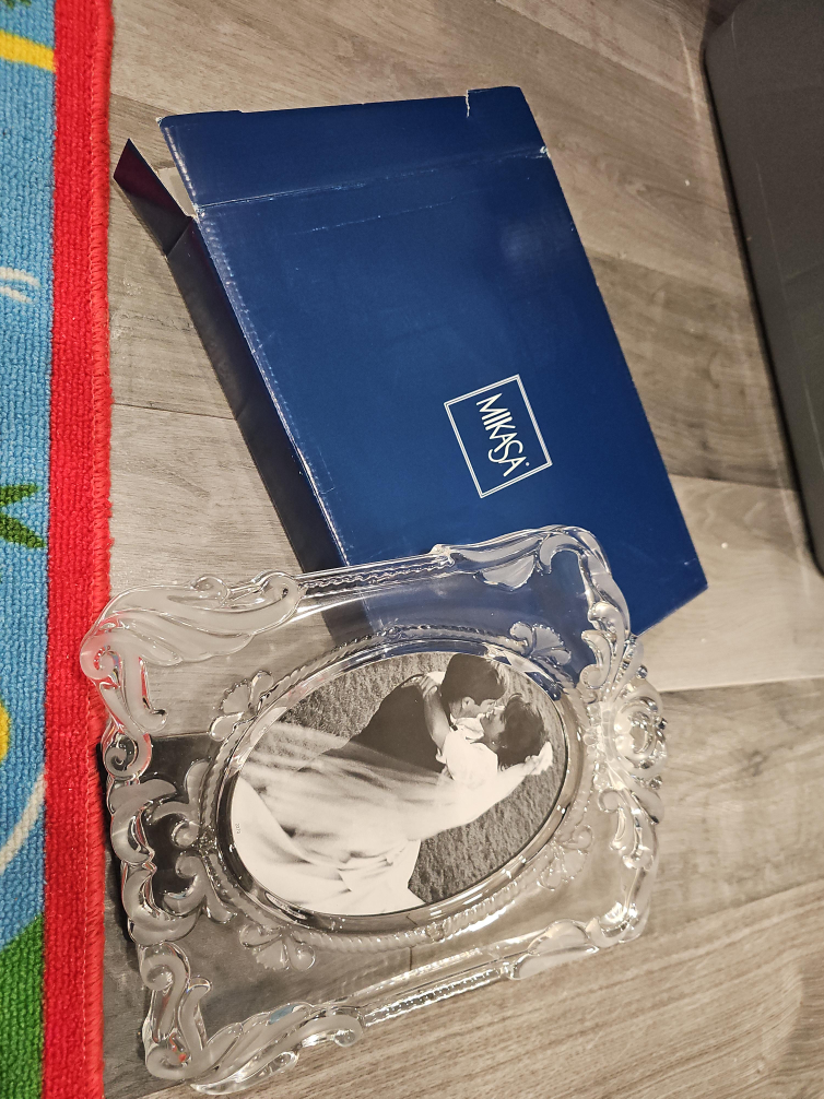 Mikasa Crystal Picture Frame with Box thumbnail