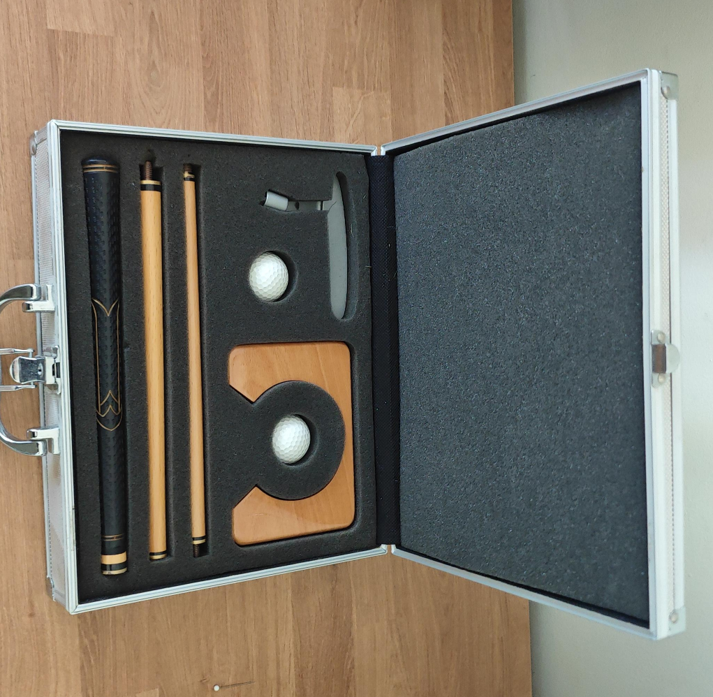 Portable Golf Putting Set with Case thumbnail