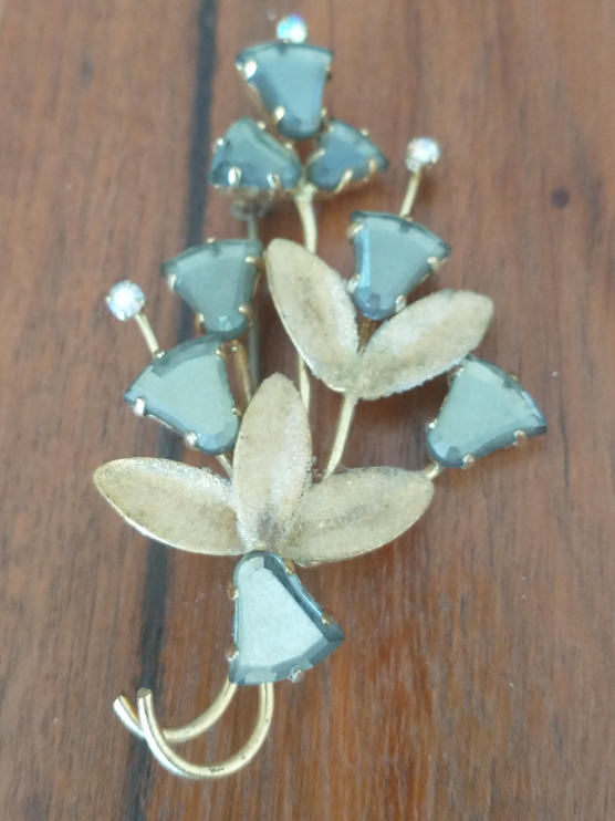 Vintage Floral Brooch thumbnail