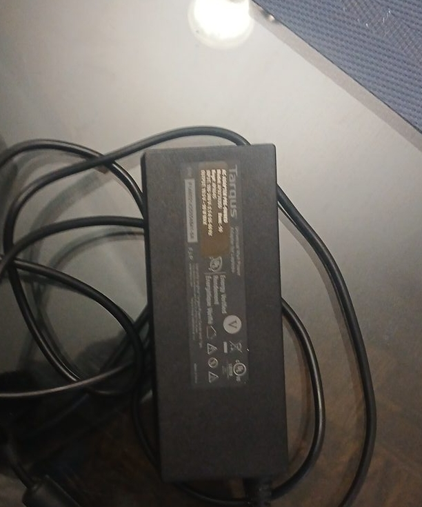 Targus APA93US Universal Laptop Charger thumbnail