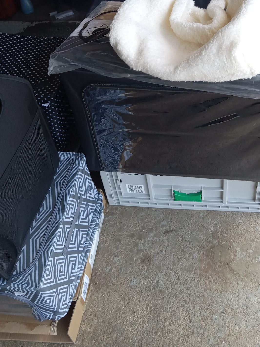 Storage tote thumbnail