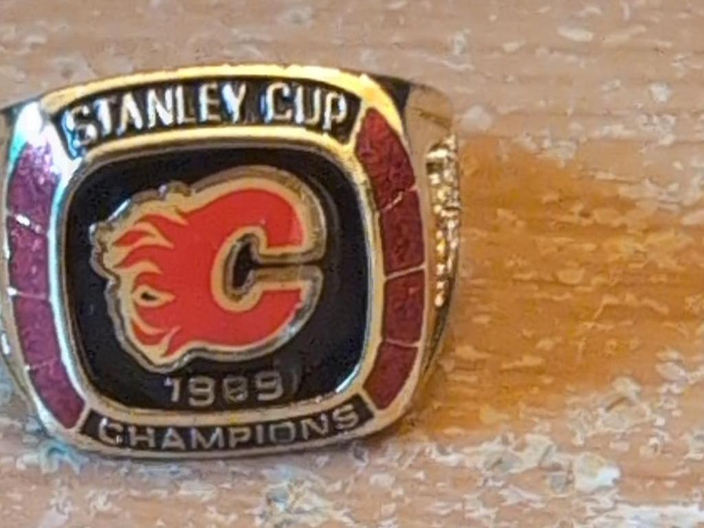 Calgary Flames 1989 Stanley Cup Championship Ring thumbnail