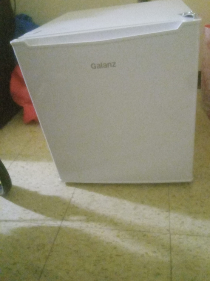 Galanz Mini Fridge - White thumbnail