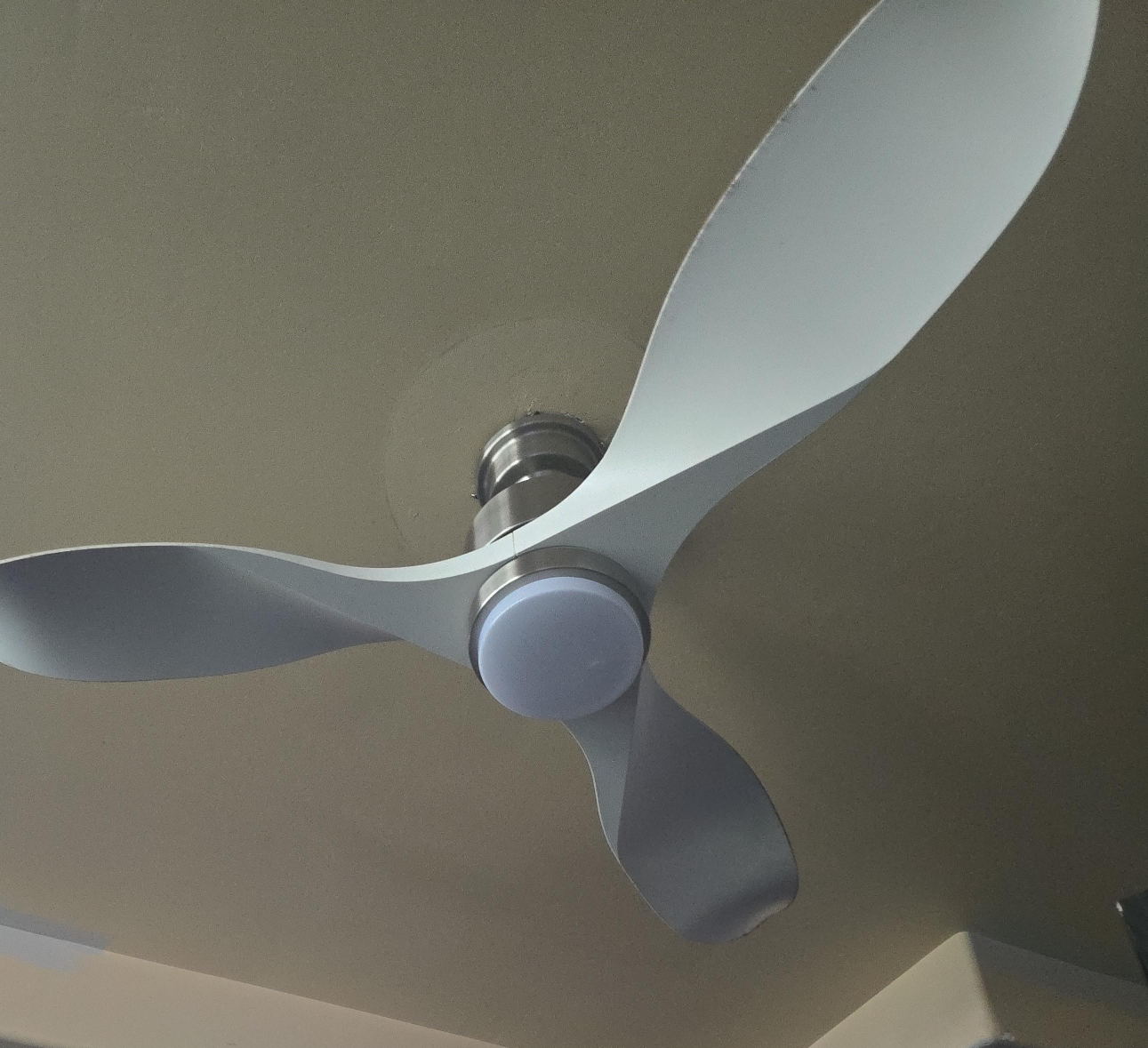 Ceiling Fan with Remote thumbnail