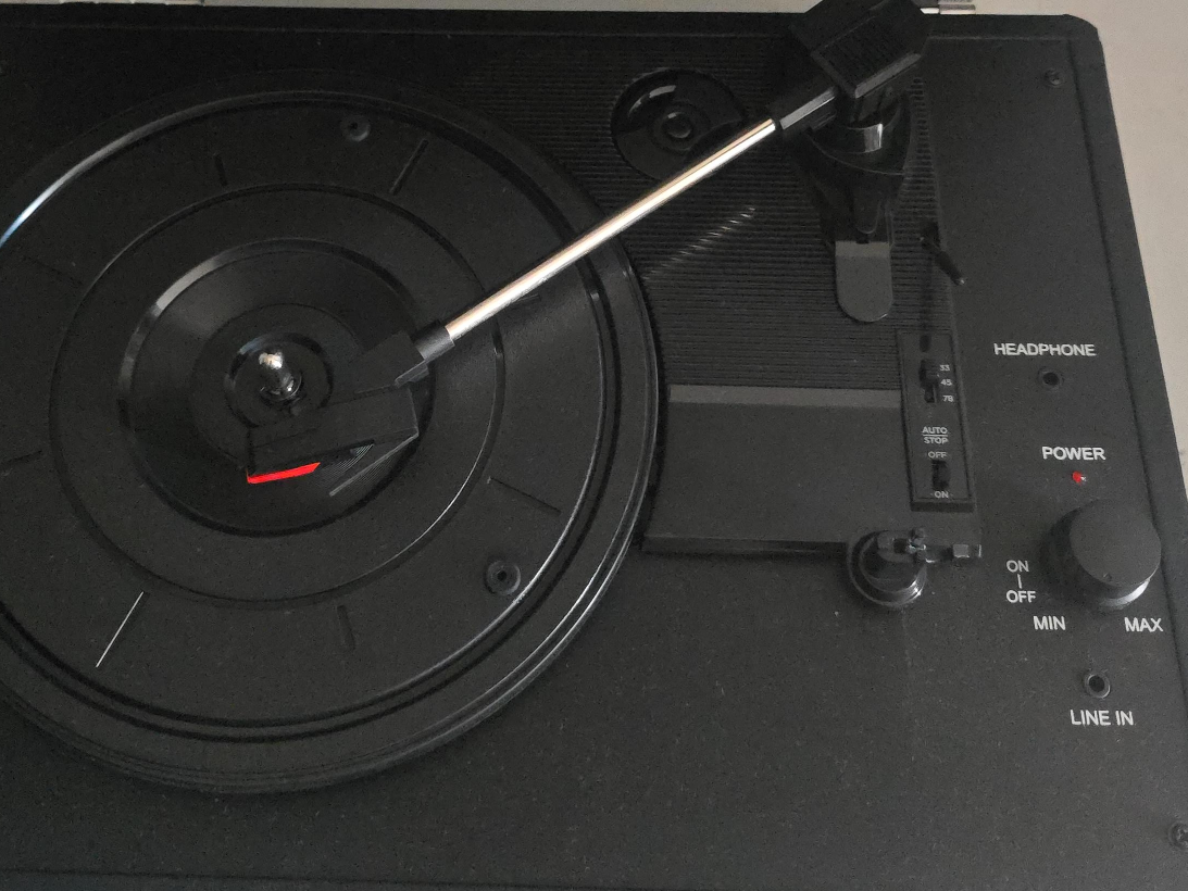 Victrola VSC-550BK Portable Vintage Turntable thumbnail