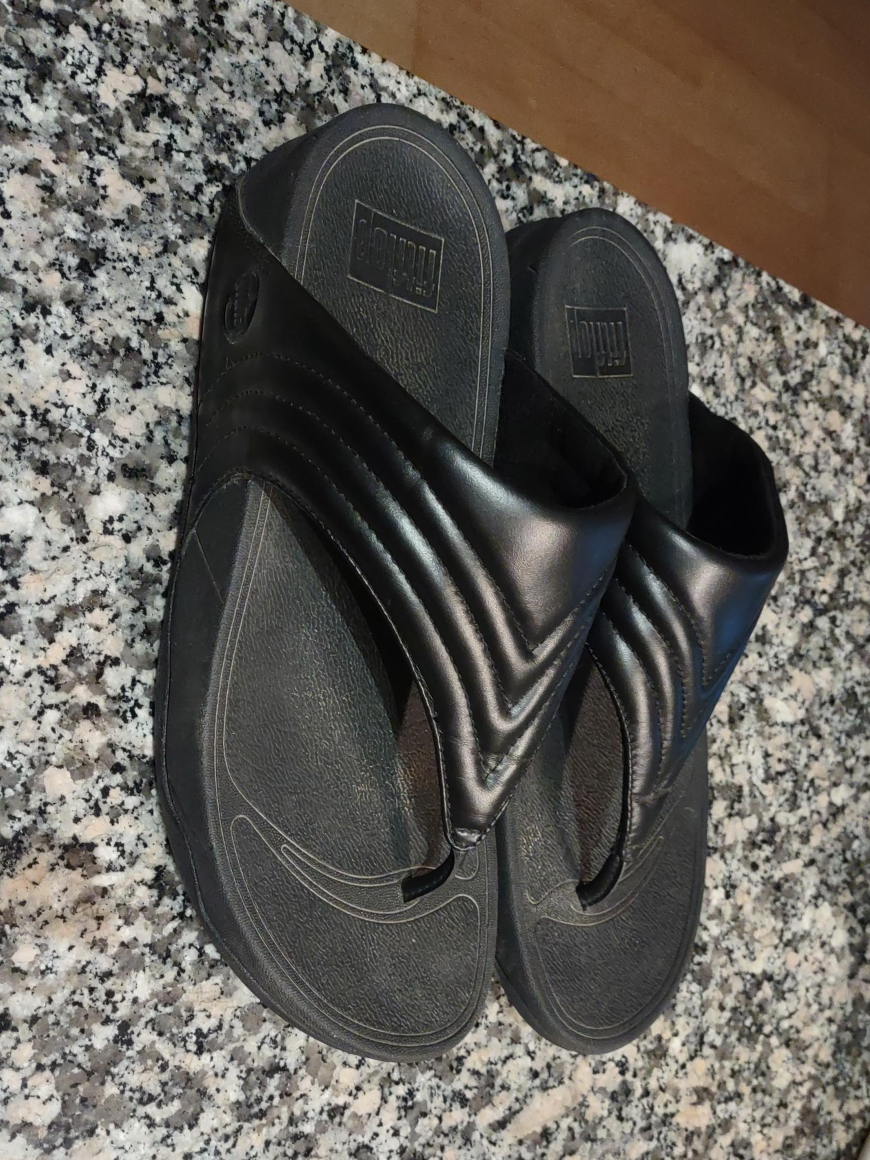 Fitflop Black Flip Flops - US 9 thumbnail