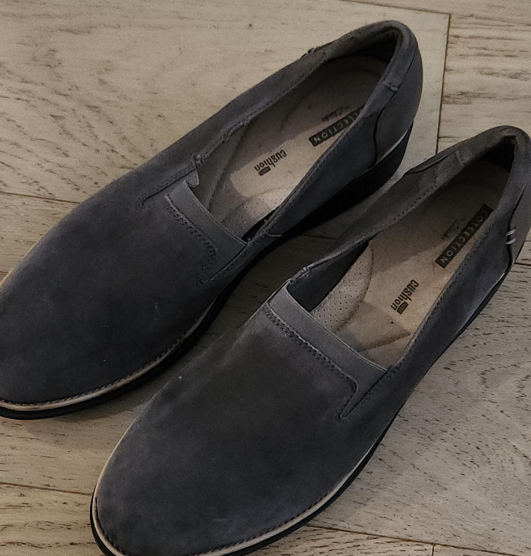 Women Clarks Suede Shoes, Size 11M thumbnail