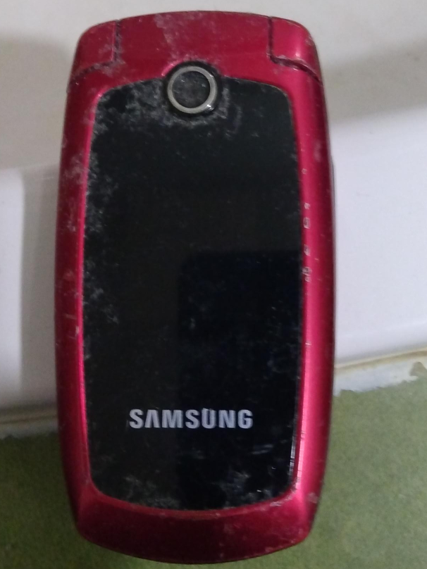 Samsung Flip Phone - Red thumbnail
