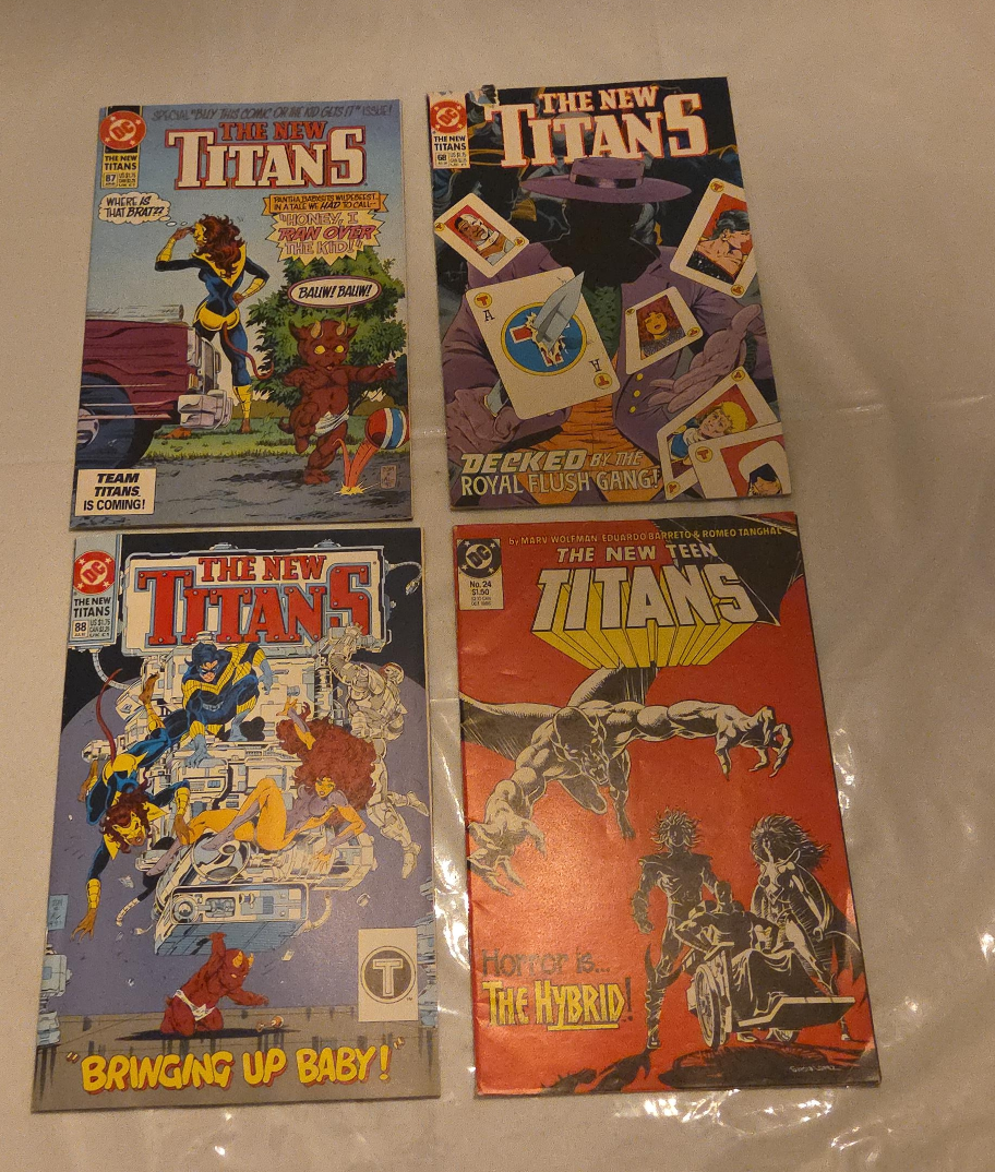 The New Titans Comic Book Lot thumbnail