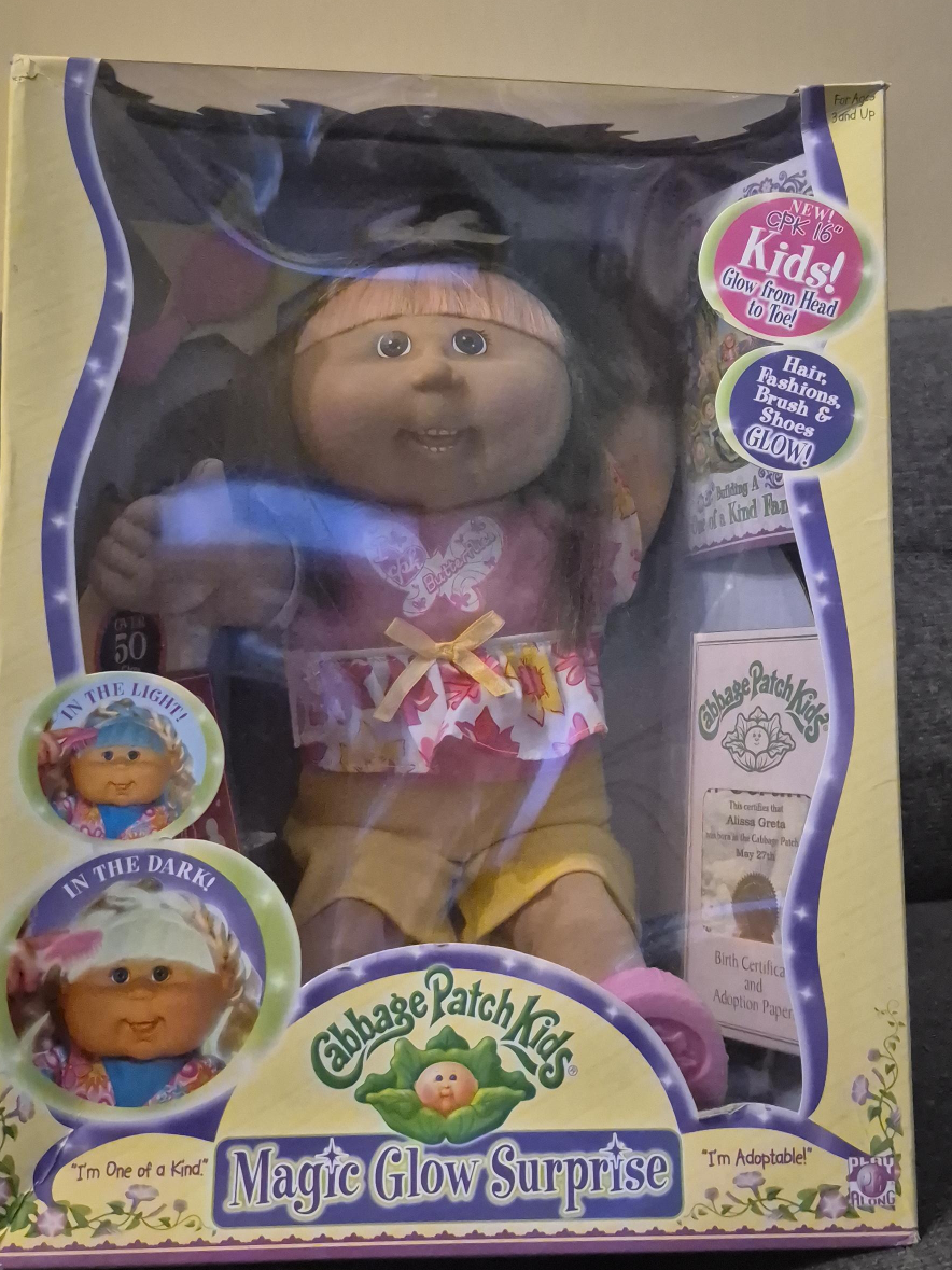 Cabbage Patch Kids Magic Glow Surprise Doll - New thumbnail