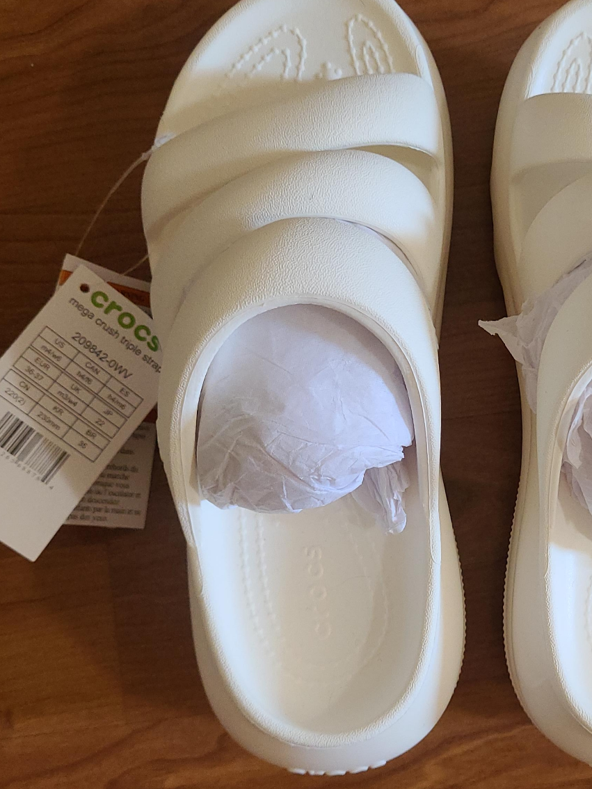 BRAND NEW Crocs Mega Crush Triple Strap Women's Size 6 - photo 2