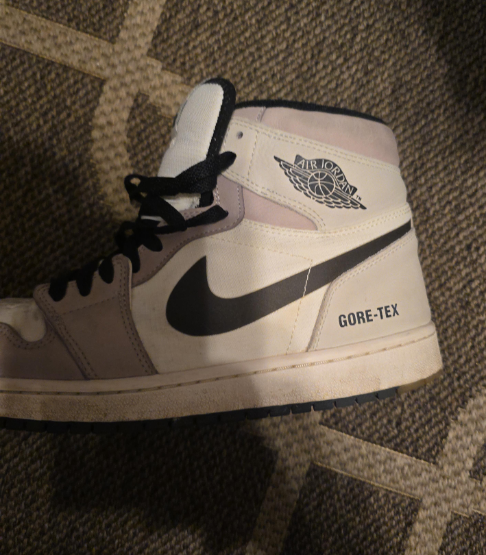 Nike Air Jordan 1 Gore-Tex Shoes Size US 10 thumbnail