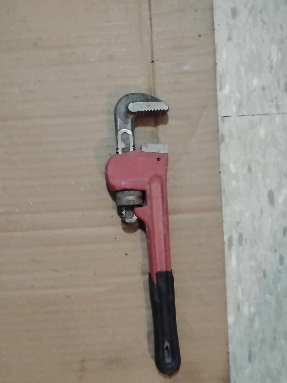 Pipe Wrench - Red thumbnail