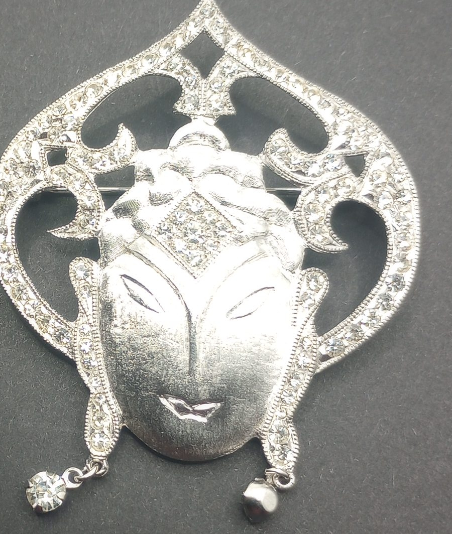 Vintage Silver Tone Rhinestone Face Brooch thumbnail