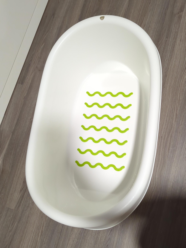 White Baby Bathtub with Green Wave Design thumbnail