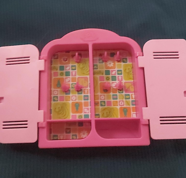 Polly Pocket Wardrobe Playset thumbnail
