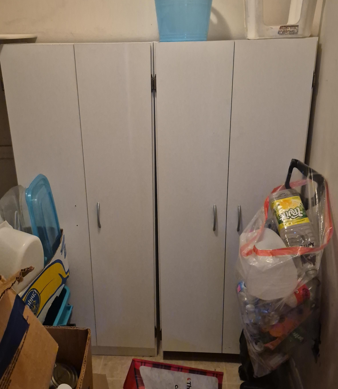 white cabinets thumbnail