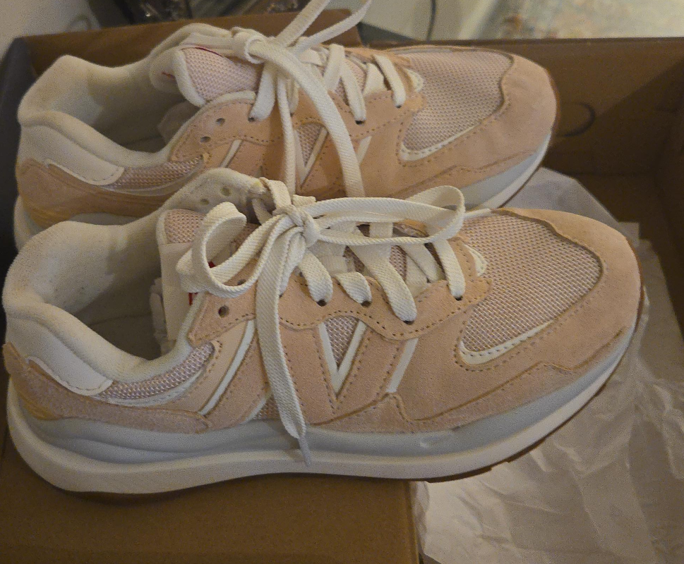 New Balance 57/40 Lifestyle Shoes - Women's Size 7 thumbnail