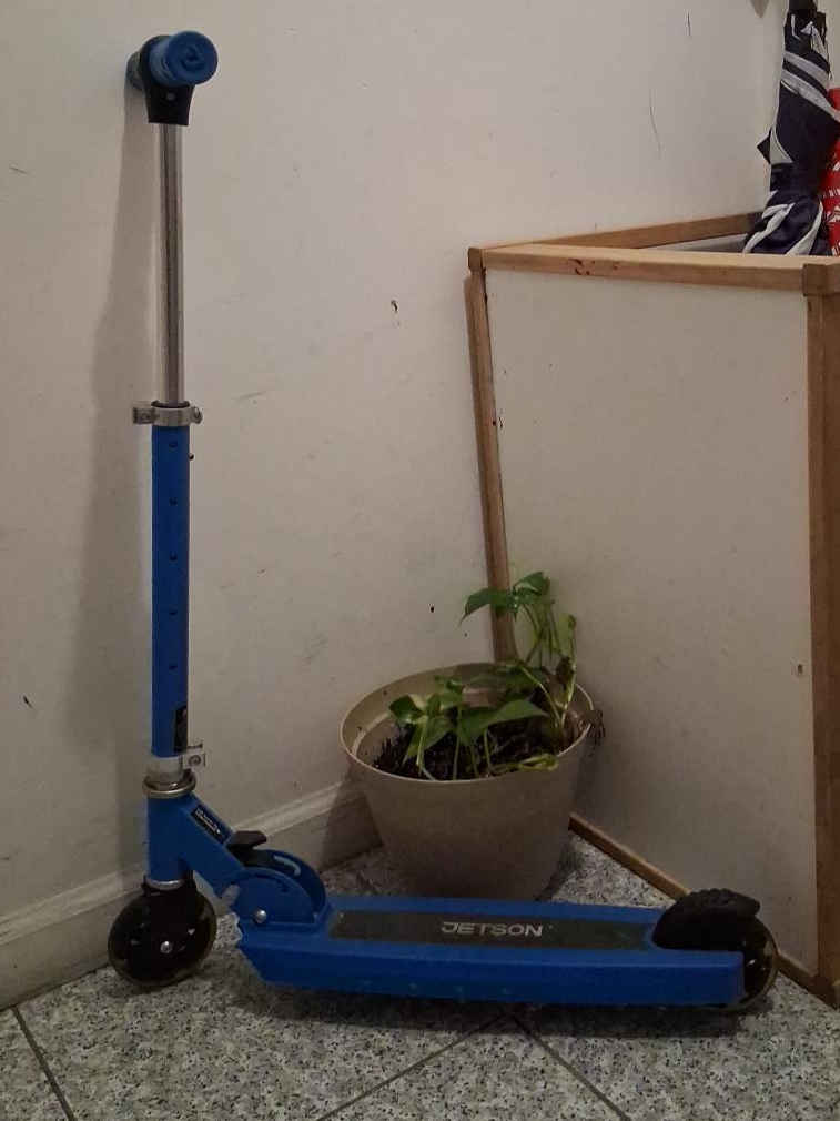 Jetson Blue Scooter thumbnail