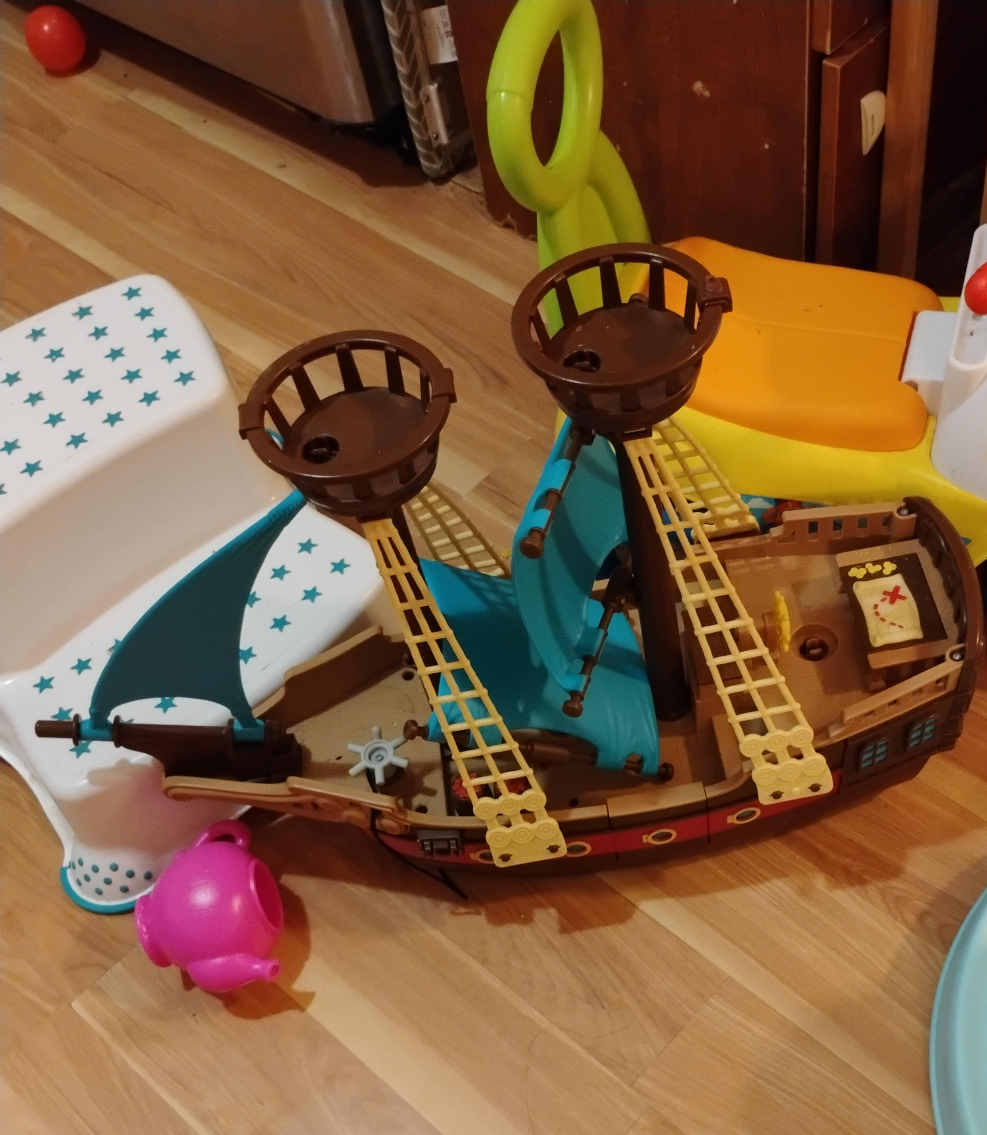 Pirate Ship Toy thumbnail