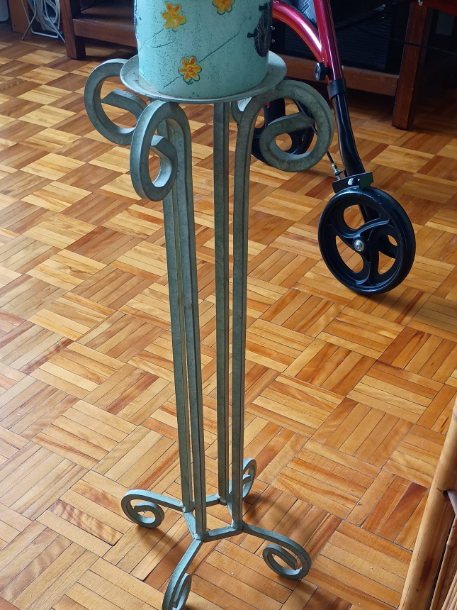 Metal Plant Stand with Decorative Swirls thumbnail