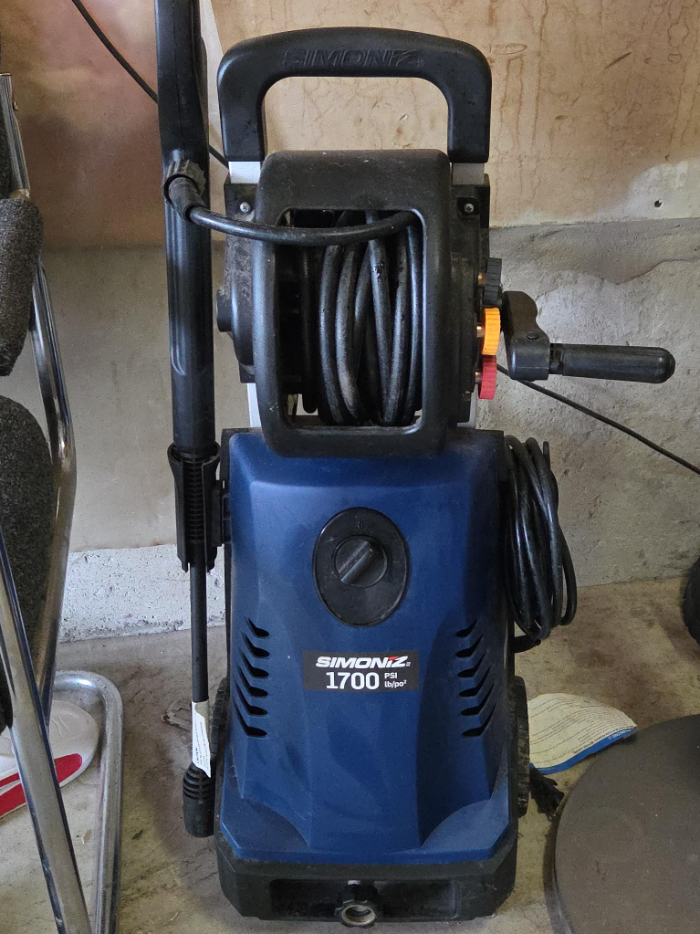 Simoniz 1700 PSI Pressure Washer thumbnail