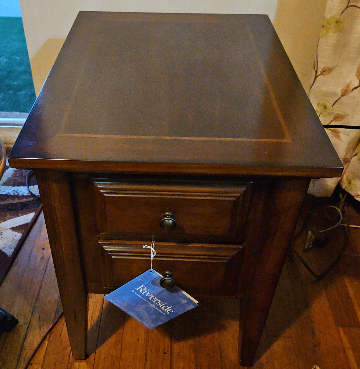Riverside Furniture End Table thumbnail