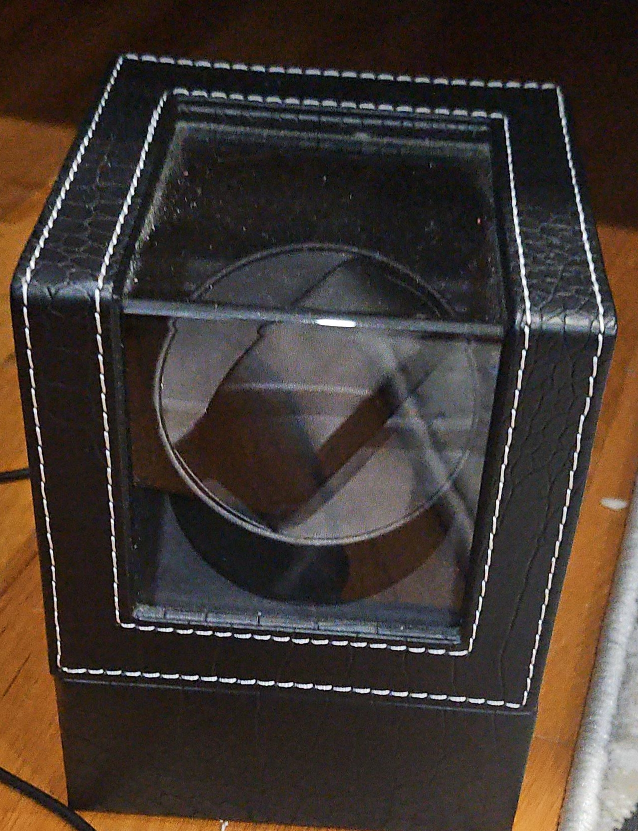 Watch Winder Box with cable thumbnail