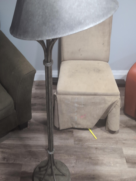 Metal Floor Lamp thumbnail