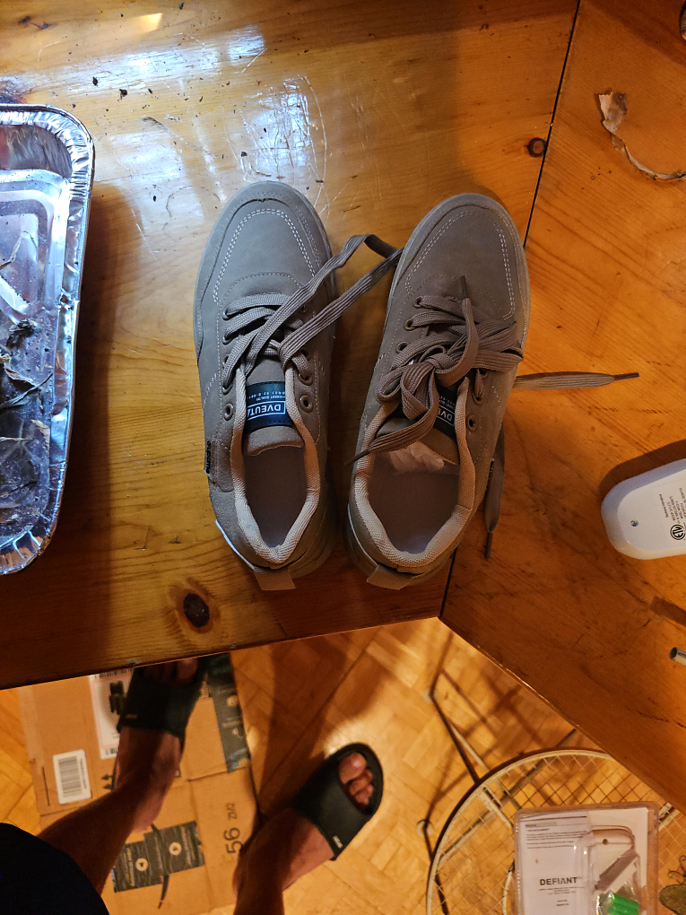 Dveute Casual Sneakers thumbnail