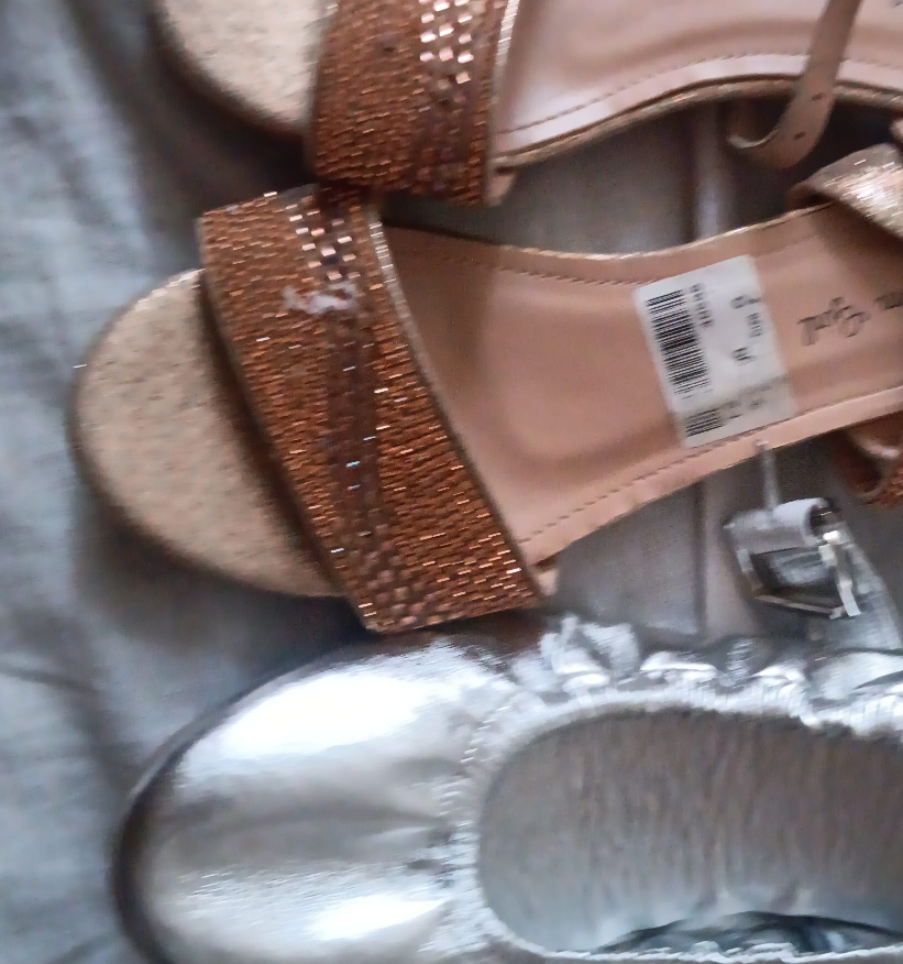 Dream Pairs Rose Gold Sandals - Size 6 thumbnail