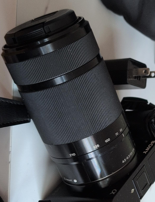 Sony E 55-210mm F4.5-6.3 OSS Lens